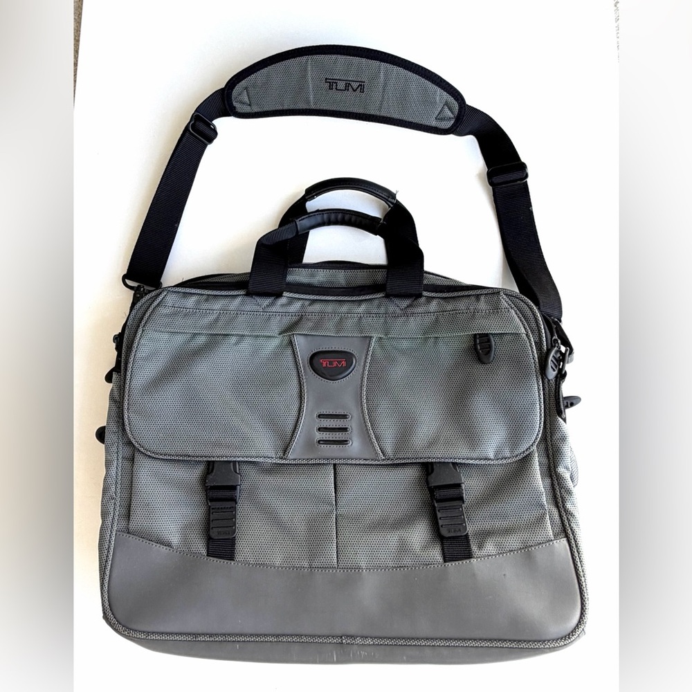 Tumi T-TECH briefcase expandable 564PW gray nylon messenger shoulder laptop